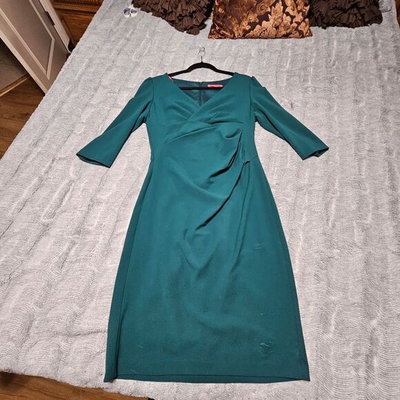 Betsey Johnson Green Sleek Fitted Evening Cocktail Dress - Picture 1 of 5